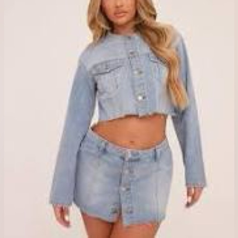 Cropped ligth blue washed denim zip up casual jean jacket top